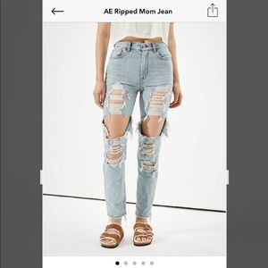 AMERICAN EAGLE Mom Jeans